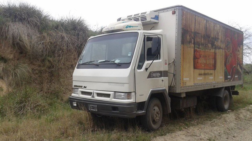 Acusan a una empresa quesera de arrojar basura en caminos rurales 