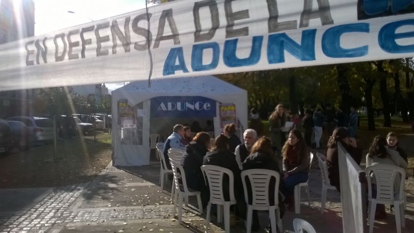 Los docentes universitarios vuelven al paro mañana 