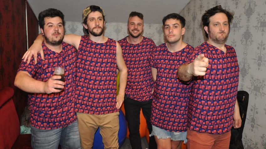 "La belleza no entiende de distancias": diario de gira con Fisión