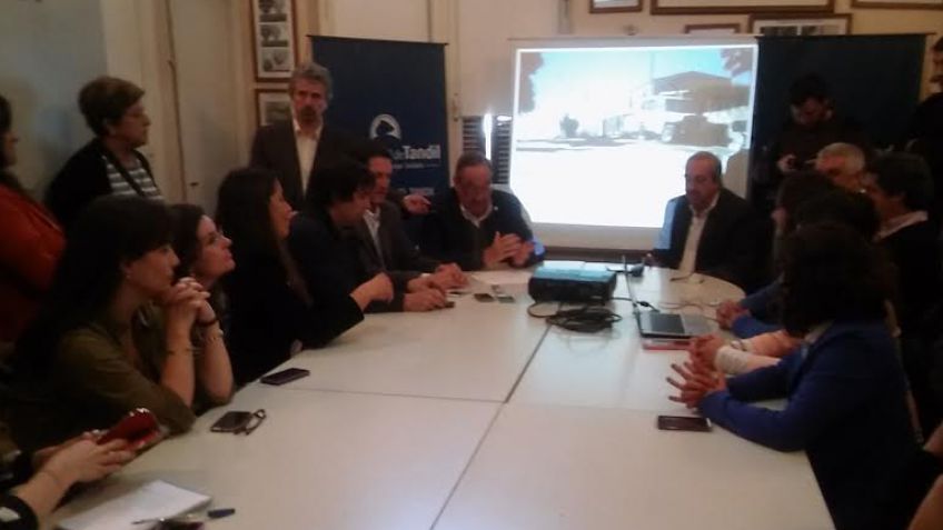 Ante vecinos, Lunghi anunció una millonaria inversión en obras para El Tropezón y Maggiori