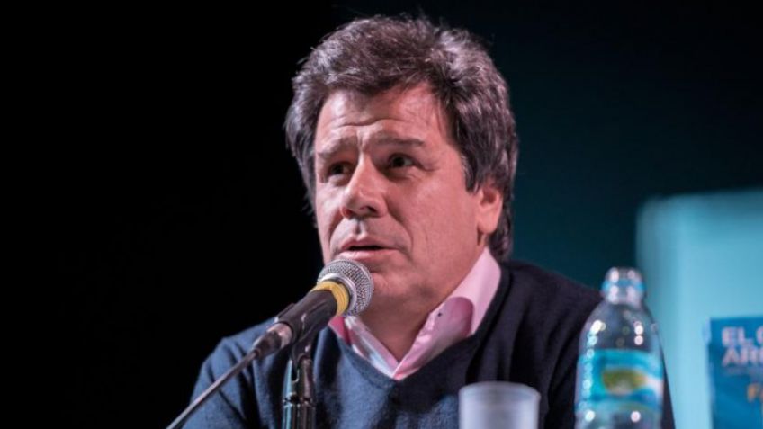Manes, ante una multitud en el Club Independiente