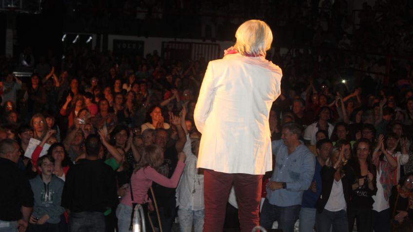 Sergio Denis hizo cantar a una multitud