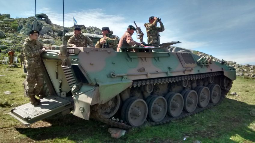 Una aventura entre tanques, soldados y cerros milenarios