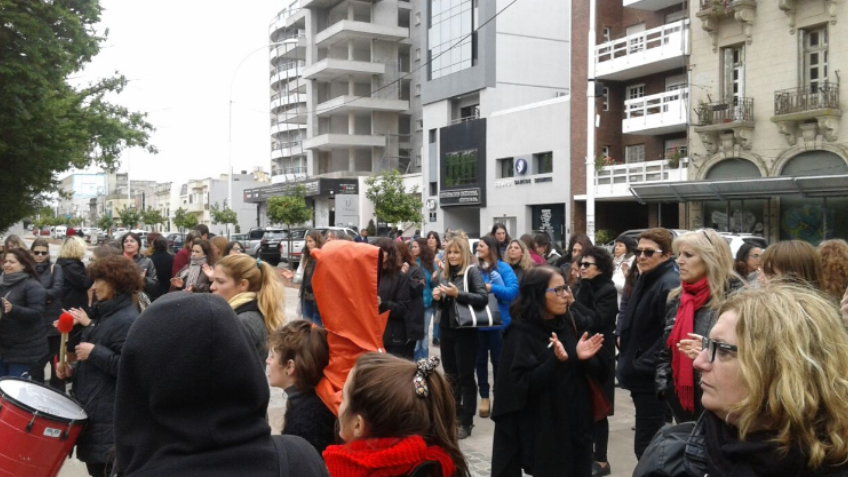 Gran adhesión al cese de actividades 