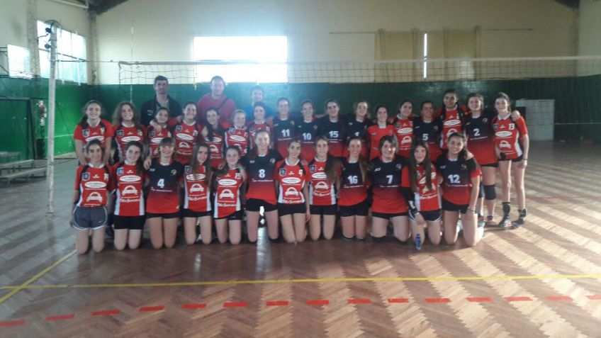 El voley rojinegro con un presente lleno de competencia