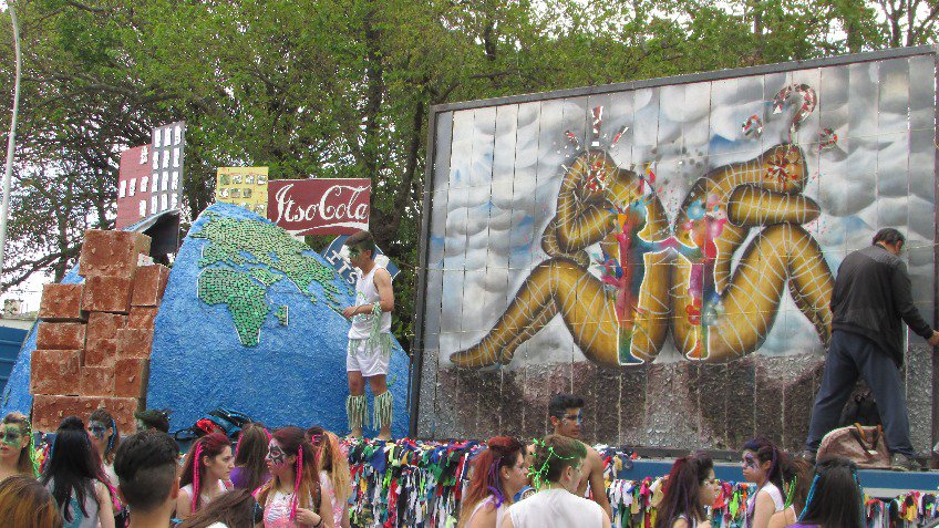 800 alumnos le pusieron color a la Farándula Estudiantil