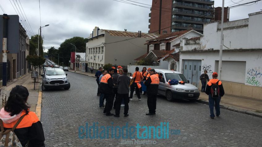 Los inspectores cortaron el tránsito y se profundiza el conflicto
