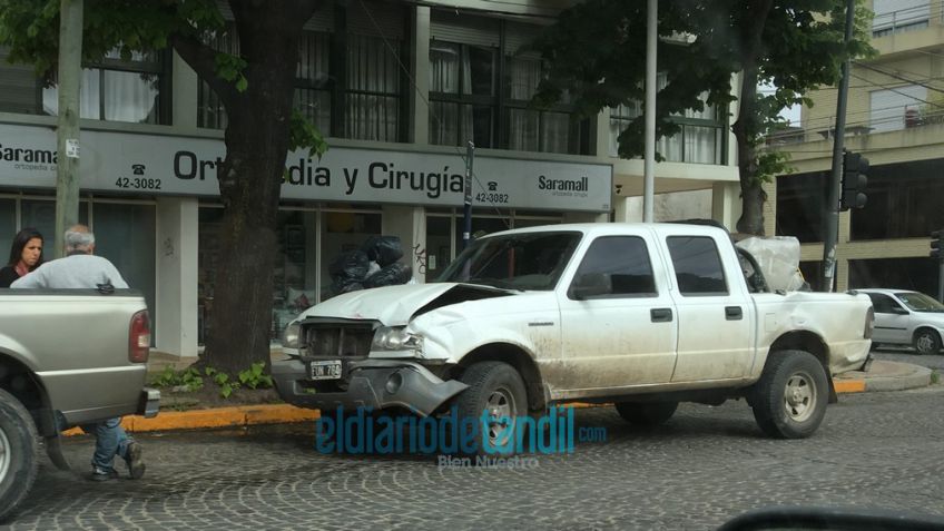 Choque entre dos camionetas sin heridos