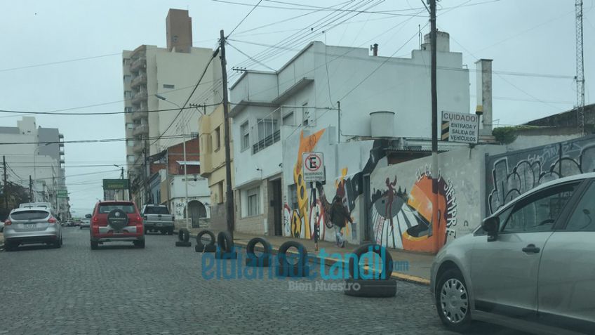 Tránsito levantó el corte pero continúa de paro