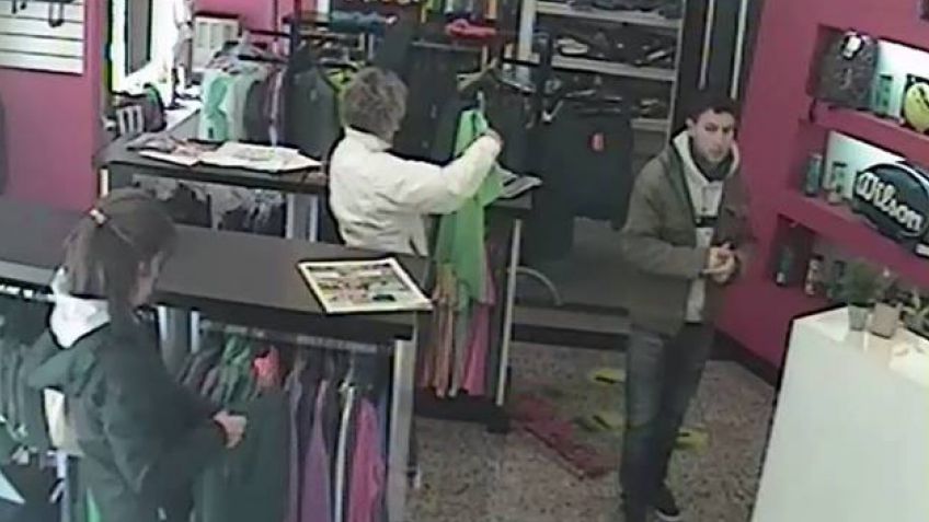 Fue como cliente y resultó ser ladrón