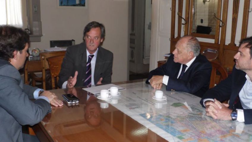 Frolik en La Plata por el Barrio Smata