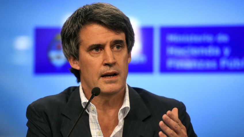 Prat Gay, en el Senado: "La inflación anual en 2017 será del 16%"