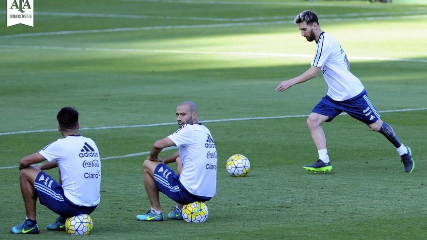 Messi entrenó con Argentina y espera por Brasil
