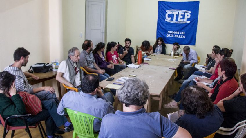 Reunión en Tandil por la Ley de Emergencia Social.