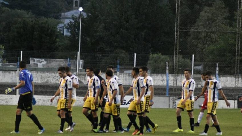 Santamarina no levanta cabeza y sigue último