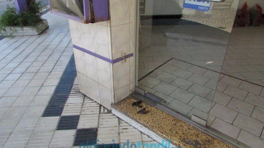 Intentaron robar una carnicería y no pudieron, pero ocasionaron daños