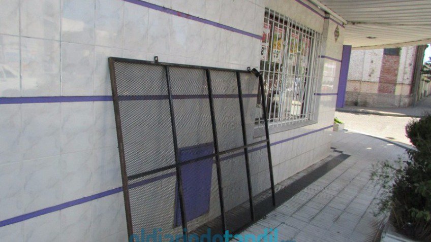Intentaron robar una carnicería y no pudieron, pero ocasionaron daños