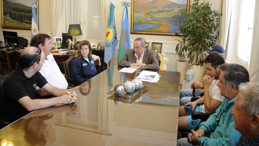 El intendente distinguió a deportistas locales