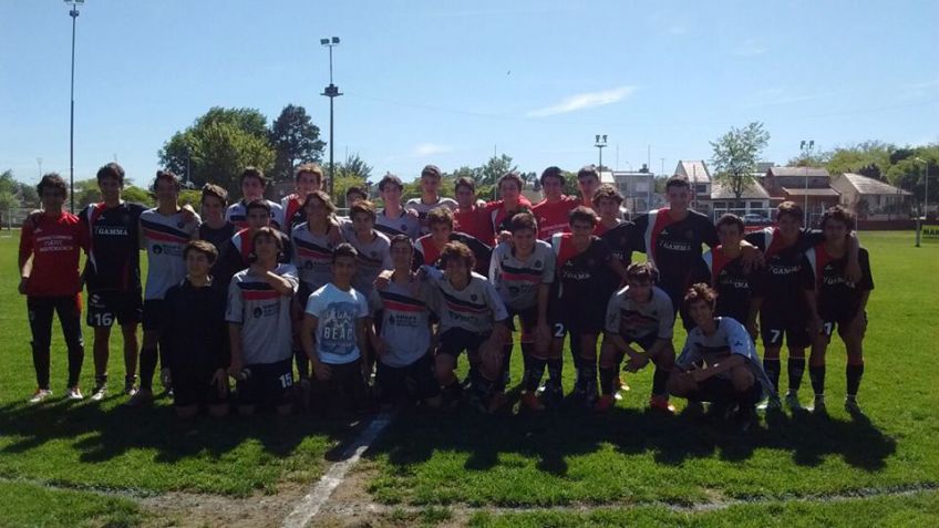 Exitoso cuadrangular de fútbol de sexta división en Independiente