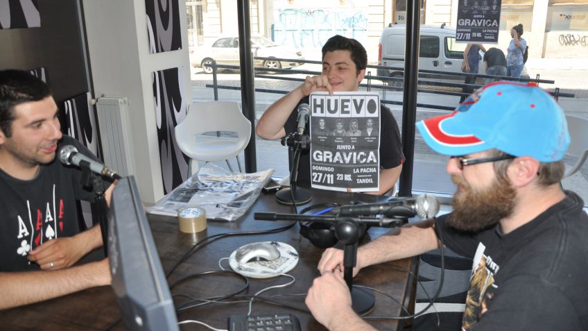Gravica pone "Huevo"