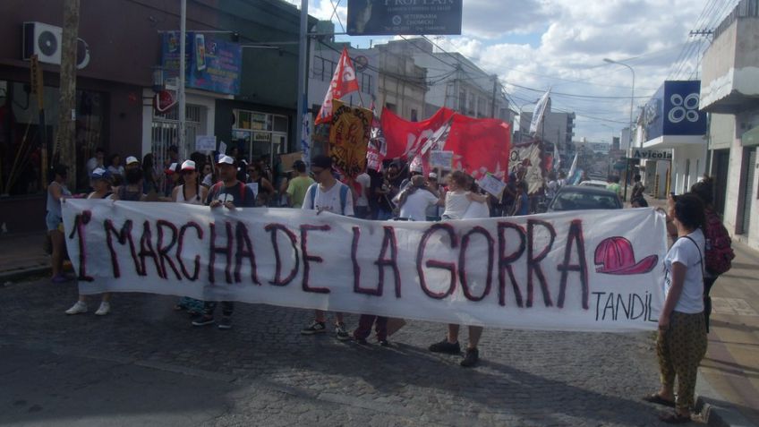 Los pibes vienen marchando