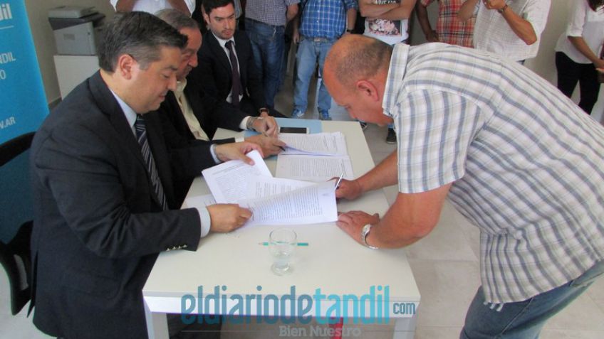 El Municipio firmó convenios con referentes barriales