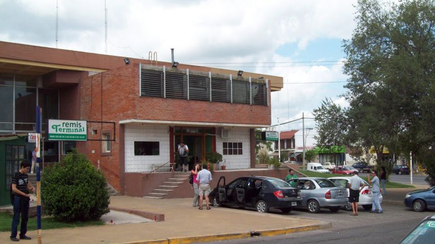 En una persecución de película, detuvieron a un remisero trucho