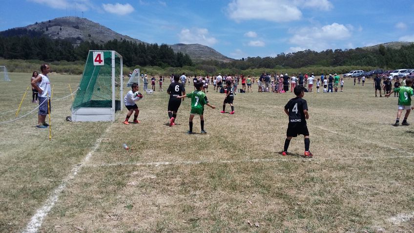 Se disputó la fase de grupos del 25 Torneo Intercolegial de Fútbol de Los Cardos