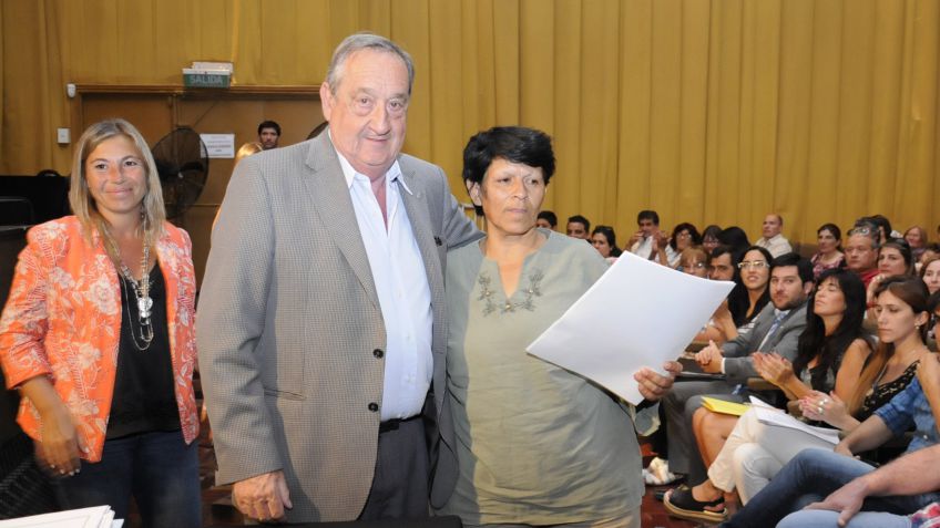 Provincia y Municipio entregaron escrituras