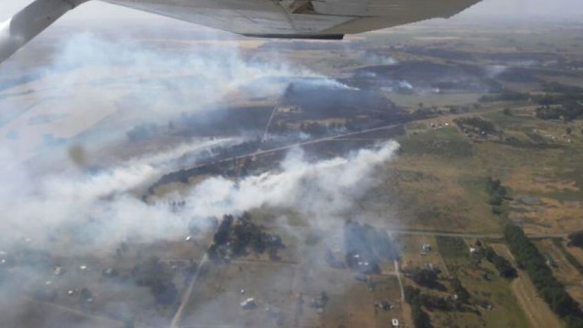 Jornada agotadora para los bomberos en el incendio de Cerro Leones