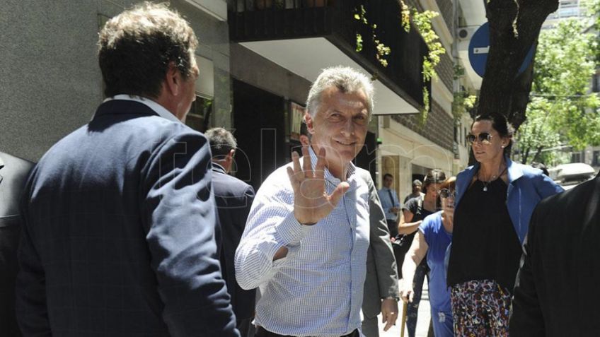 El Presidente se sometió a una microcirugía láser por una disfonía