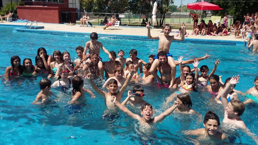 El tenis rojinegro despidió el año con un campamento