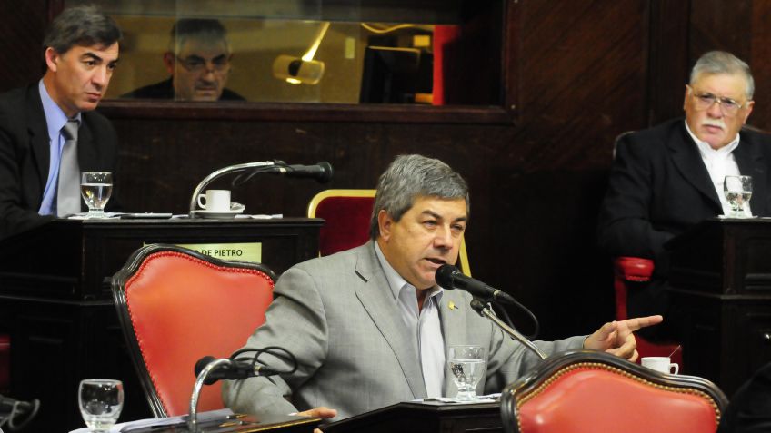 Carlos Fernández valoró la actitud de Macri y felicitó a Vidal