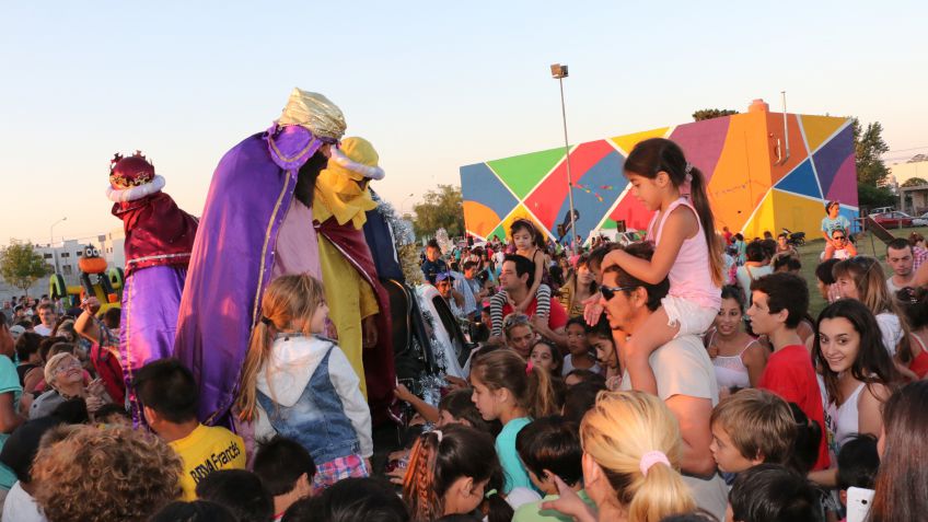 Chicos y grandes disfrutaron de los Reyes Magos