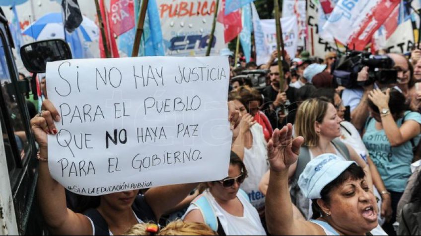 Ratificaron el paro por tiempo indeterminado en el Ministerio de Educación