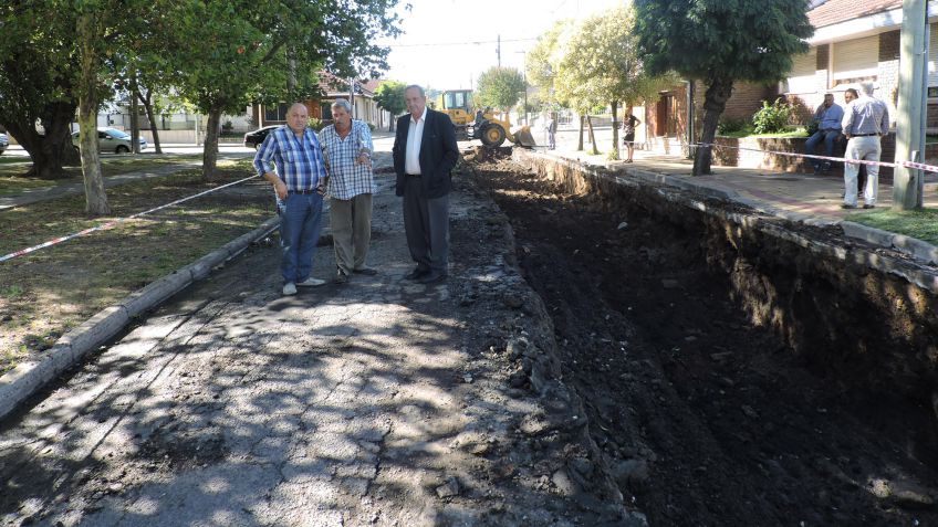 El Municipio realiza la repavimentación integral de una cuadra de la calle Brandsen