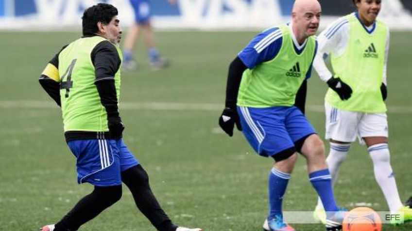 "Si no le damos una mano a Infantino, somos unos botones"