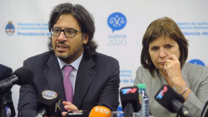 Qué dice el decreto de Macri que modifica la Ley de Migraciones