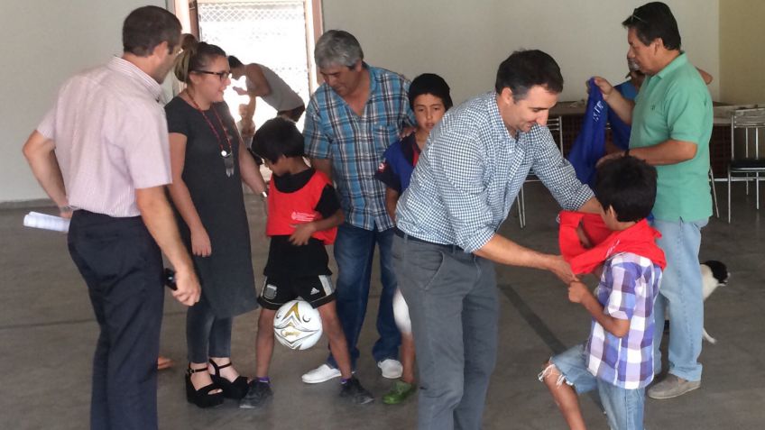 El Pro Tandil visita clubes de barrio y acerca programas nacionales