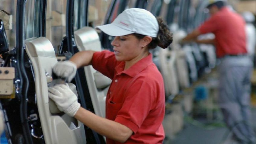 El salario real cayó 7% y el empleo en blanco, 1,1% en 2016