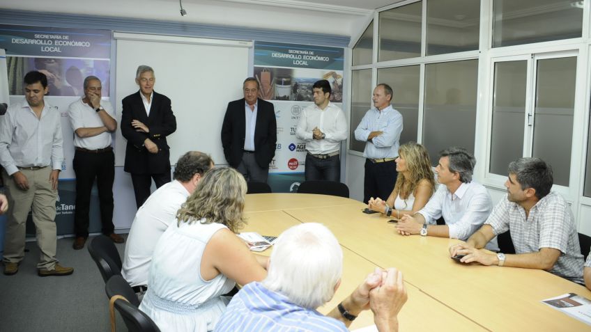 Se entregaron distinciones a la industria y Lunghi avisó: "vamos a construir la ciudad intermedia más importante"