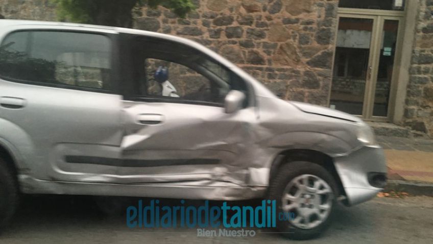 Giró a la izquierda en avenida y provocó un fuerte choque 