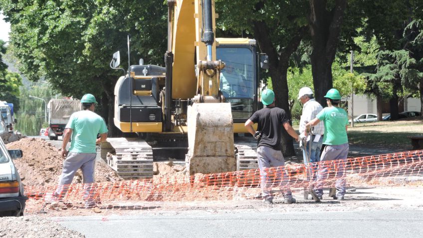 Avanza la construcción del colector cloacal y habrá cortes de tránsito