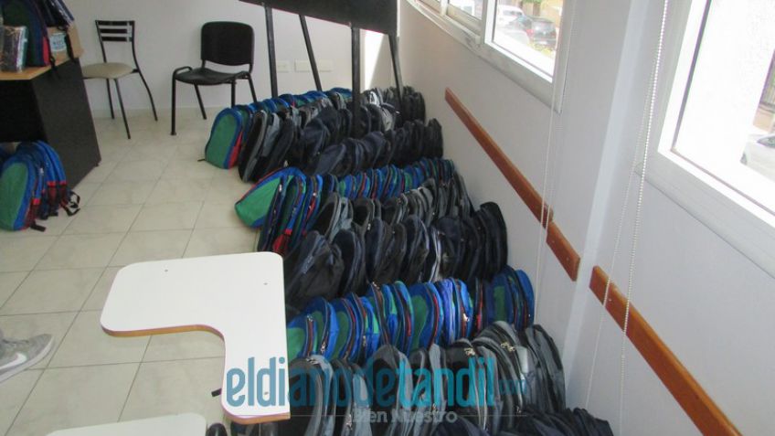 Frente Renovador e Instituto AMEMT entregarán una importante suma de útiles escolares