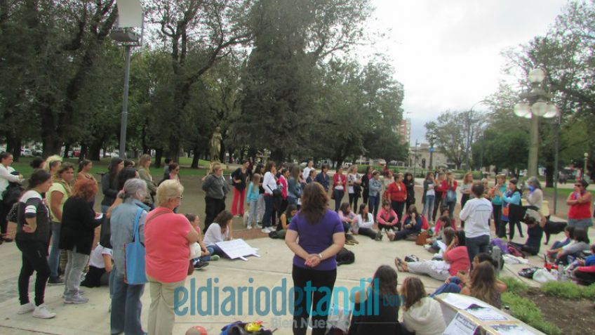 En el marco de su día, las mujeres se reunieron en distintas plazas de la ciudad