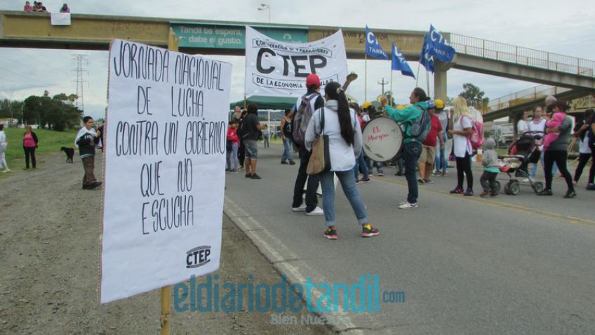 La CTEP cortó la ruta en reclamo por la implementación de la Ley de Emergencia Social