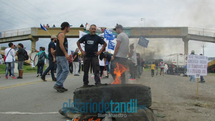 La CTEP cortó la ruta en reclamo por la implementación de la Ley de Emergencia Social