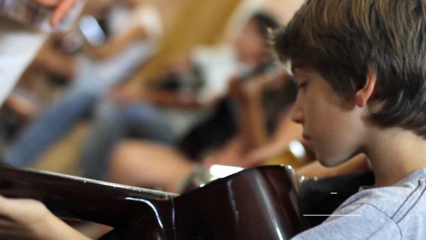 Inscripción gratuita para la Escuelita de Guitarras