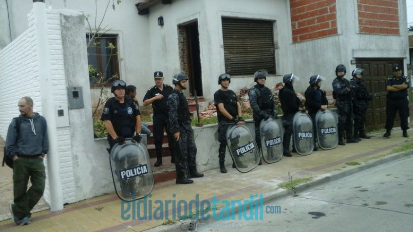 Desalojaron a la familia que usurpaba una vivienda en calle Brandsen
