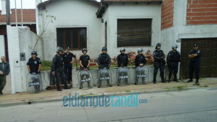 Desalojaron a la familia que usurpaba una vivienda en calle Brandsen